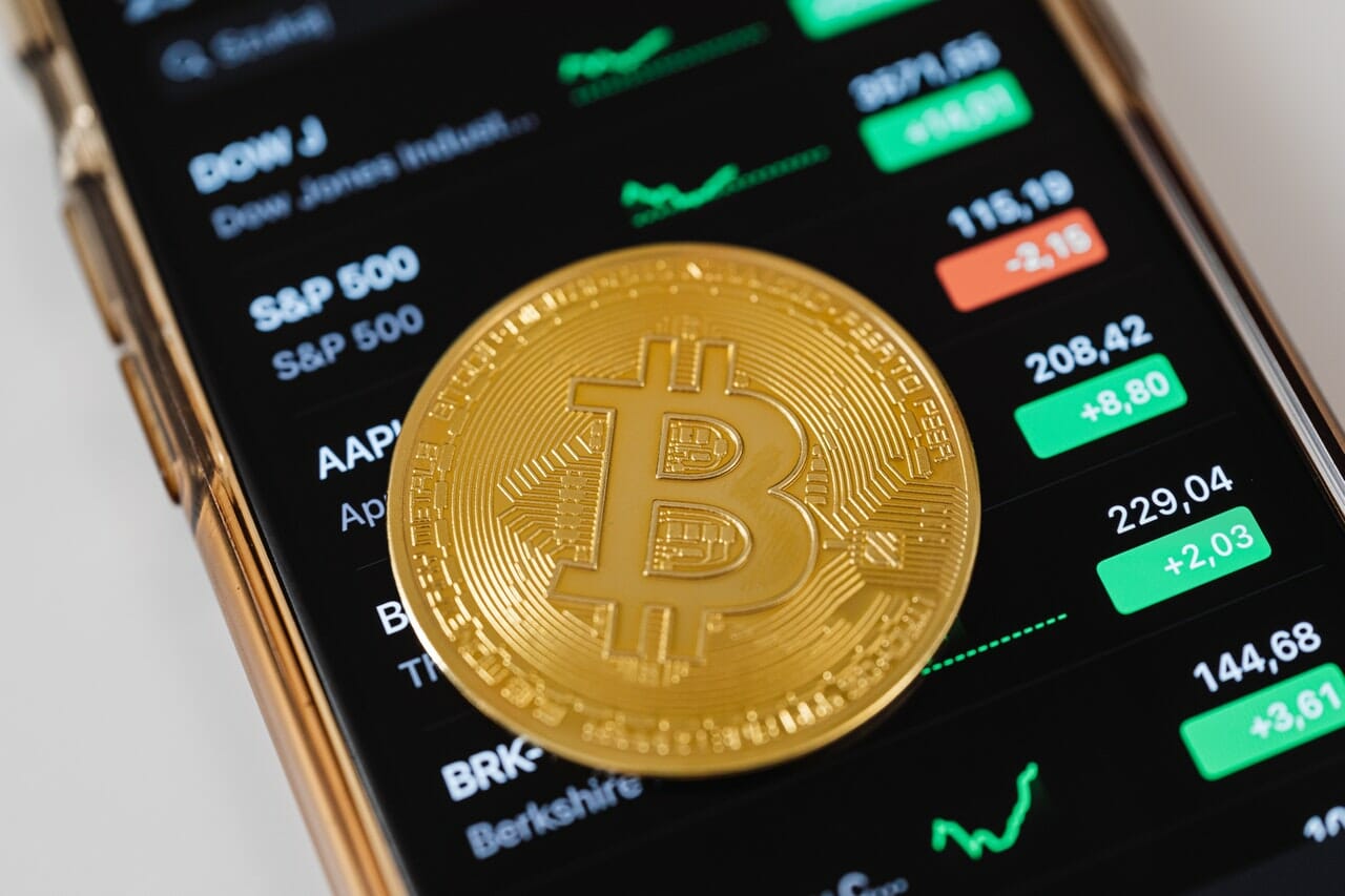 Aur, cripto, acțiuni - care este cel mai puternic activ? Vedem sfârșitul Bitcoin?